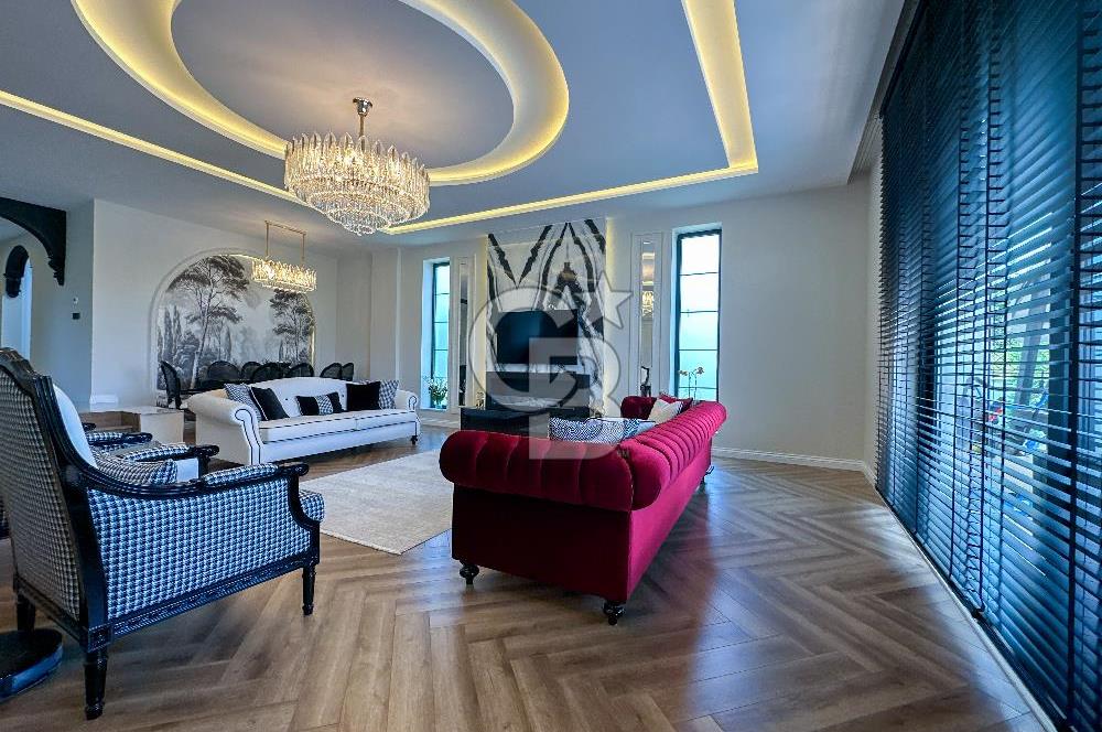 Büyükçekmece Güzelce' de Havuzlu Lüks Satılık Müstakil Villa