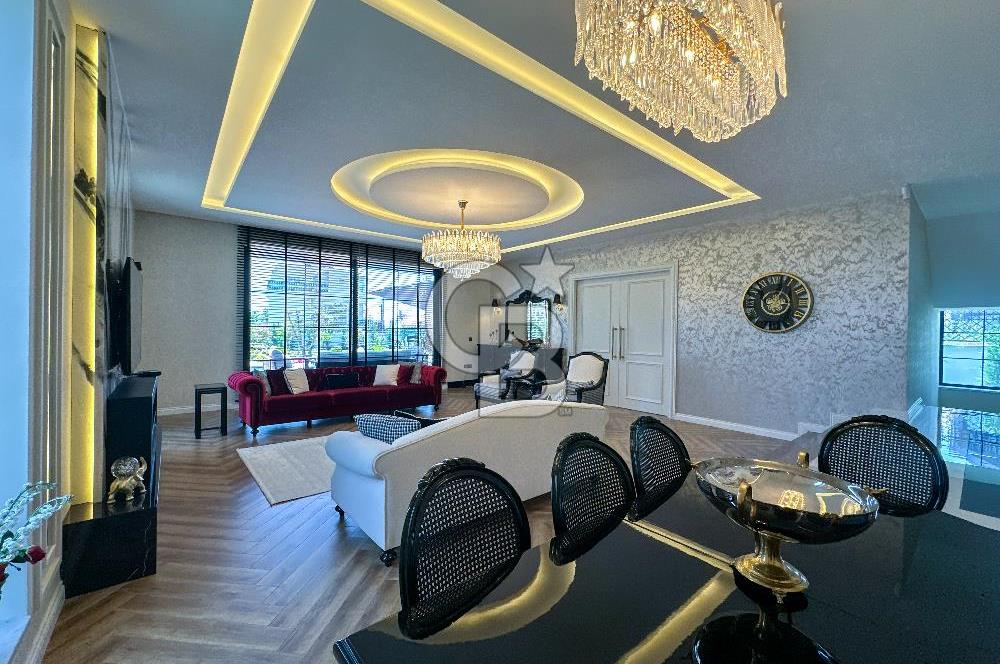 Büyükçekmece Güzelce' de Havuzlu Lüks Satılık Müstakil Villa