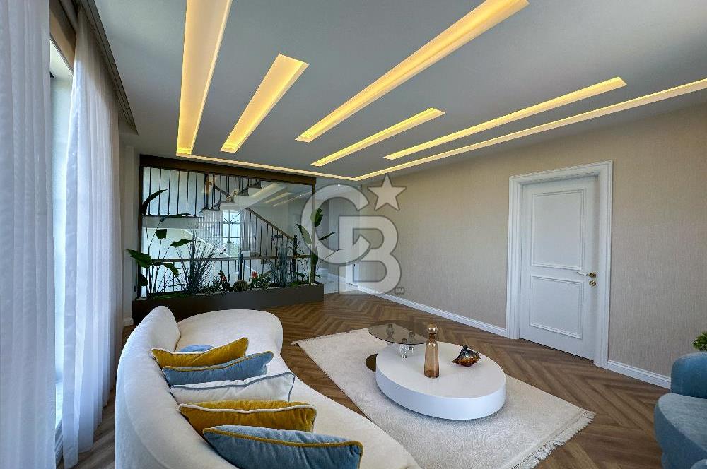 Büyükçekmece Güzelce' de Havuzlu Lüks Satılık Müstakil Villa