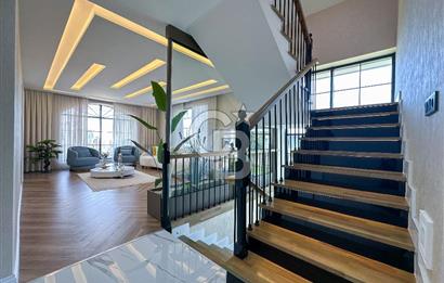 Büyükçekmece Güzelce' de Havuzlu Lüks Satılık Müstakil Villa