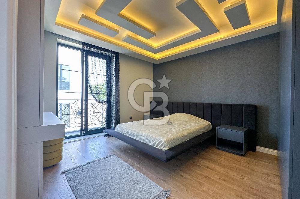 Büyükçekmece Güzelce' de Havuzlu Lüks Satılık Müstakil Villa