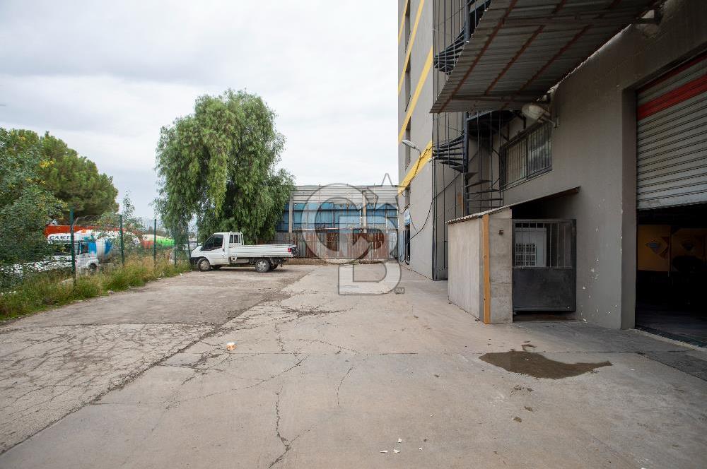 Bornova Karacaoğlan Mh.4 Katlı Üretim Tesisine Uygun Satılık Komple Bina