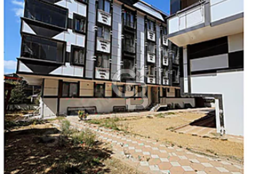 HARAÇÇIDA 2 AYRI DAİRE ŞEKLİNDE DUBLEX CADDE YANI SİTEDE