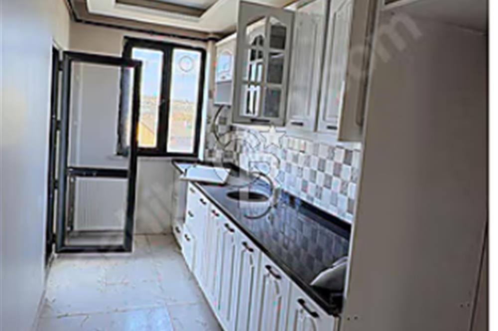 HARAÇÇIDA 2 AYRI DAİRE ŞEKLİNDE DUBLEX CADDE YANI SİTEDE