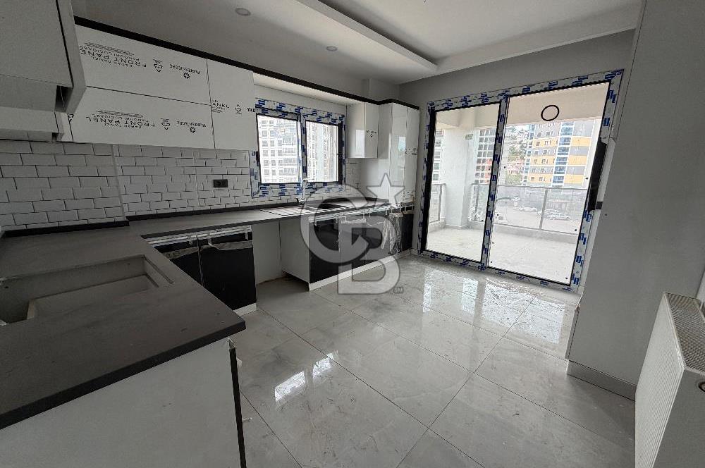 Karşıyaka Örnekköy ROGE TOWER'da Satılık 3+1 Havuzlu Sıfır Daire