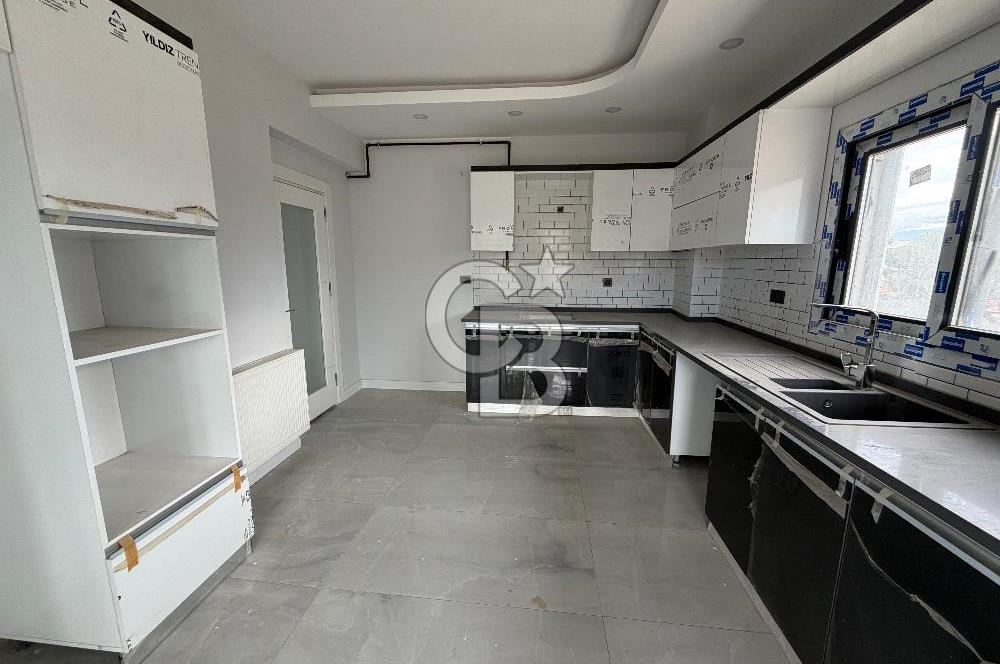 Karşıyaka Örnekköy ROGE TOWER'da Satılık 3+1 Havuzlu Sıfır Daire