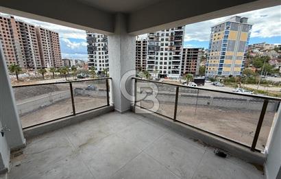 Karşıyaka Örnekköy ROGE TOWER'da Satılık 3+1 Havuzlu Sıfır Daire