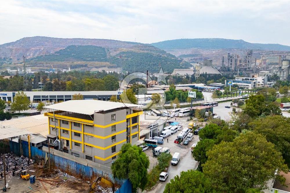 Bornova Karacaoğlan Mh.4 Katlı Üretim Tesisi Kiralık Komple Bina 