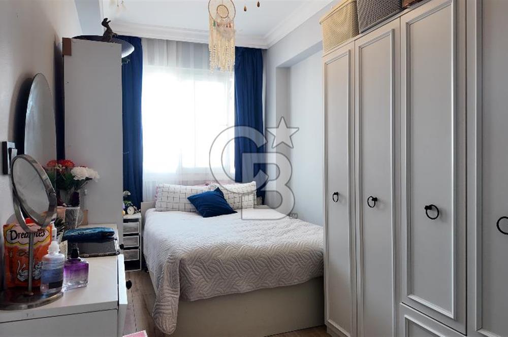 Karşıyaka Yalı’da Full Tadilatlı, Giyinme Odalı Lüks 3+1 Daire