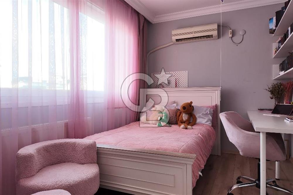 Karşıyaka Yalı’da Full Tadilatlı, Giyinme Odalı Lüks 3+1 Daire