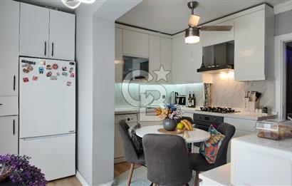 Karşıyaka Yalı’da Full Tadilatlı, Giyinme Odalı Lüks 3+1 Daire