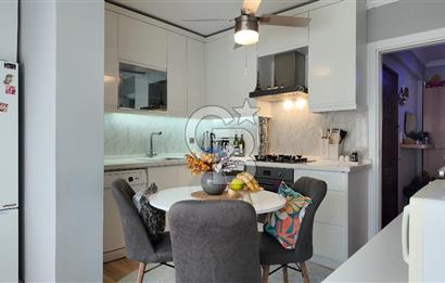 Karşıyaka Yalı’da Full Tadilatlı, Giyinme Odalı Lüks 3+1 Daire