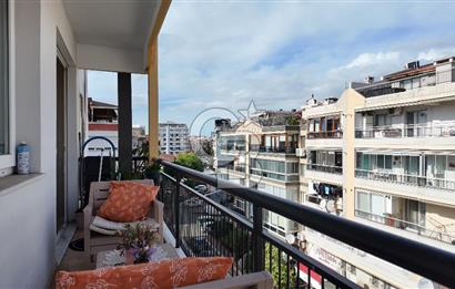 Karşıyaka Yalı’da Full Tadilatlı, Giyinme Odalı Lüks 3+1 Daire