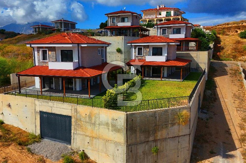 Datça Burgaz'da Panoramik Deniz Manzaralı 6+2 Villa