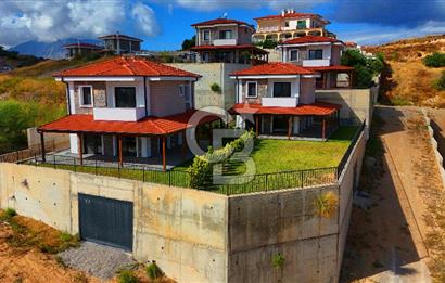 Datça Burgaz'da Panoramik Deniz Manzaralı 6+2 Villa
