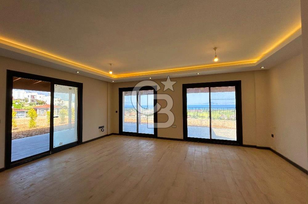 Datça Burgaz'da Panoramik Deniz Manzaralı 6+2 Villa