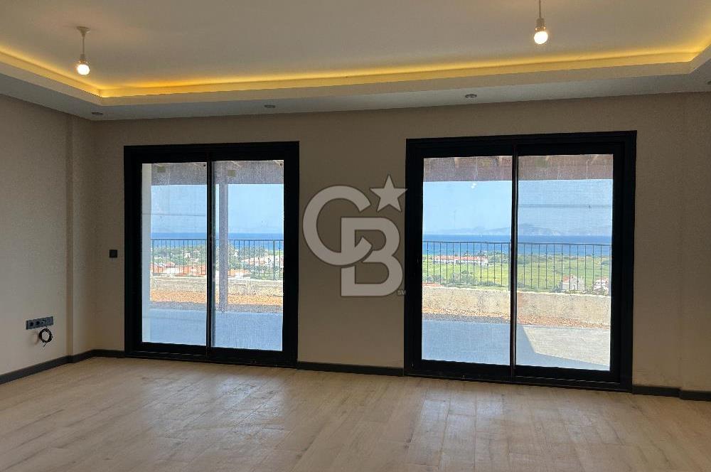 Datça Burgaz'da Panoramik Deniz Manzaralı 6+2 Villa