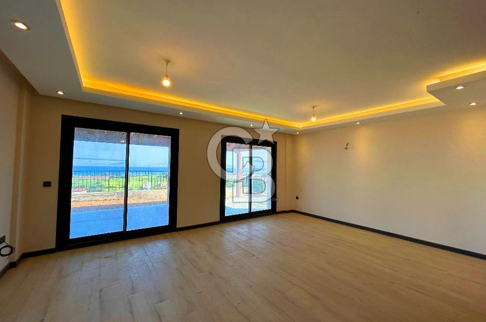 Datça Burgaz'da Panoramik Deniz Manzaralı 6+2 Villa