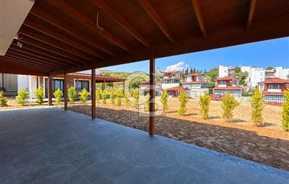 Datça Burgaz'da Panoramik Deniz Manzaralı 6+2 Villa