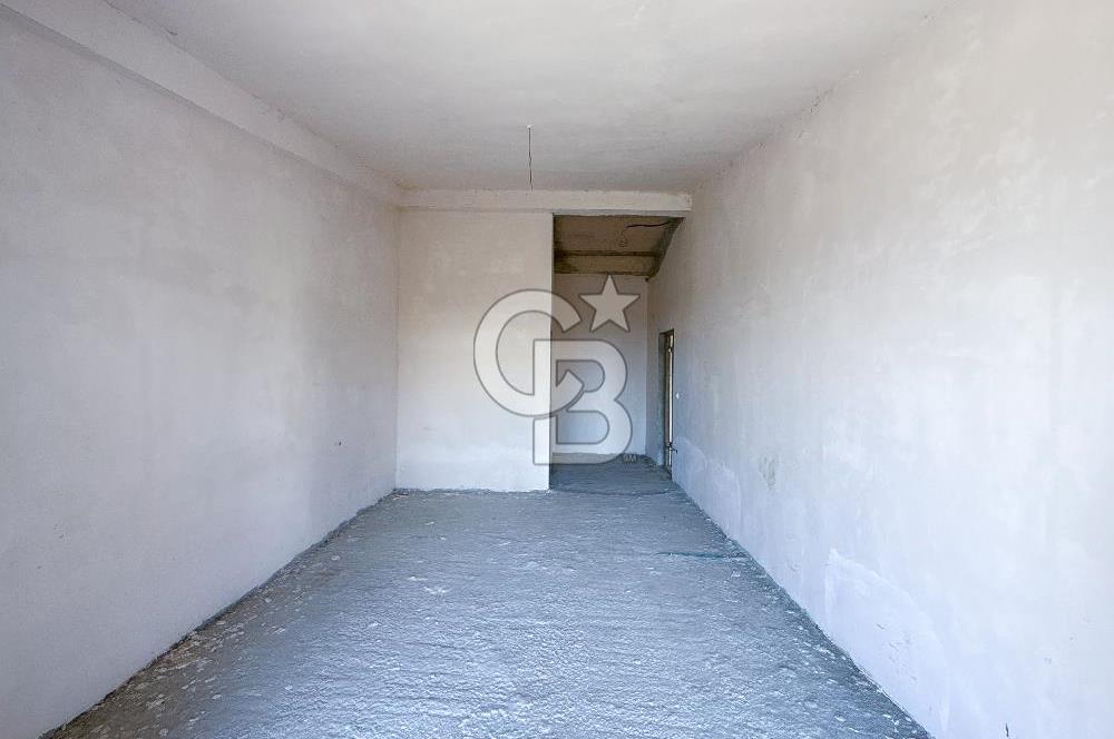 Silivri Selimpaşa' da Komple Deniz Manzaralı Natamam Villa – 3 Katlı, Geniş Bahçeli ve Hobi Alanlı Villa