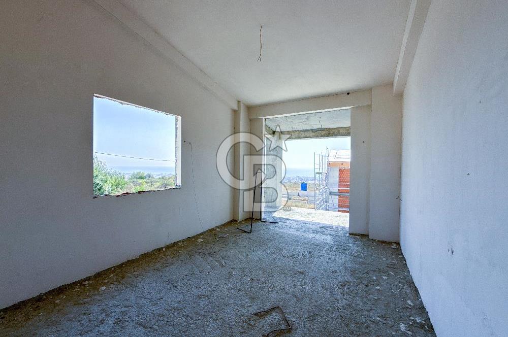 Silivri Selimpaşa' da Komple Deniz Manzaralı Natamam Villa – 3 Katlı, Geniş Bahçeli ve Hobi Alanlı Villa