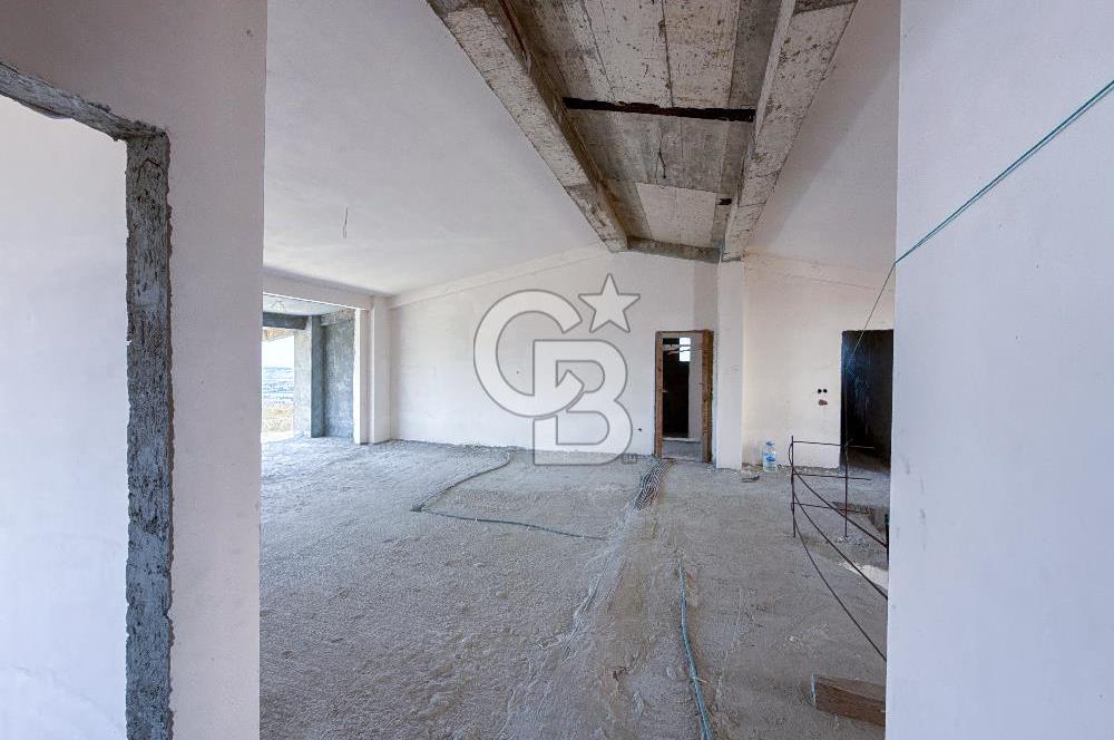 Silivri Selimpaşa' da Komple Deniz Manzaralı Natamam Villa – 3 Katlı, Geniş Bahçeli ve Hobi Alanlı Villa