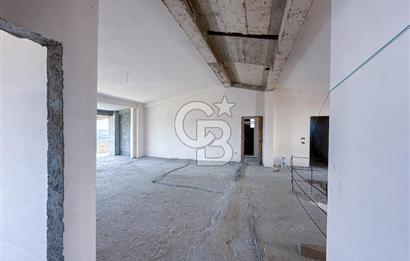 Silivri Selimpaşa' da Komple Deniz Manzaralı Natamam Villa – 3 Katlı, Geniş Bahçeli ve Hobi Alanlı Villa