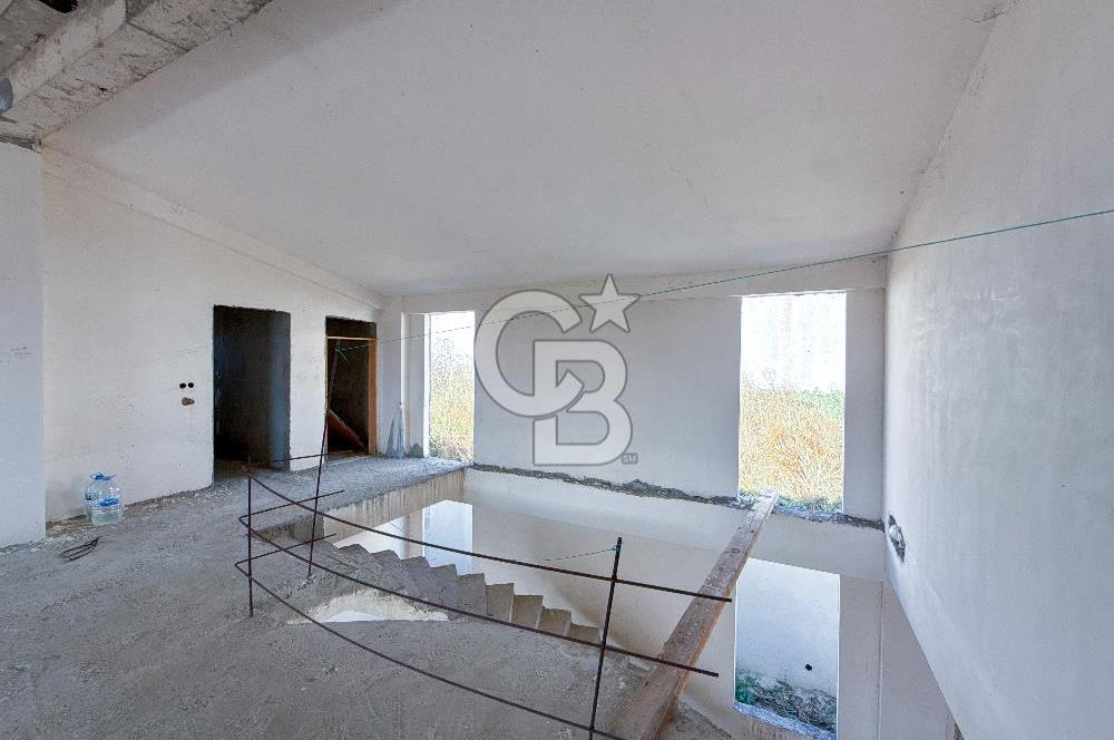 Silivri Selimpaşa' da Komple Deniz Manzaralı Natamam Villa – 3 Katlı, Geniş Bahçeli ve Hobi Alanlı Villa