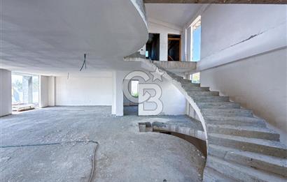 Silivri Selimpaşa' da Komple Deniz Manzaralı Natamam Villa – 3 Katlı, Geniş Bahçeli ve Hobi Alanlı Villa