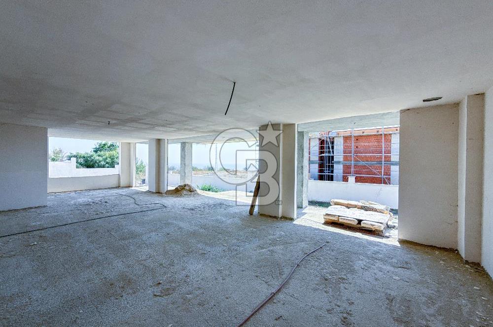 Silivri Selimpaşa' da Komple Deniz Manzaralı Natamam Villa – 3 Katlı, Geniş Bahçeli ve Hobi Alanlı Villa