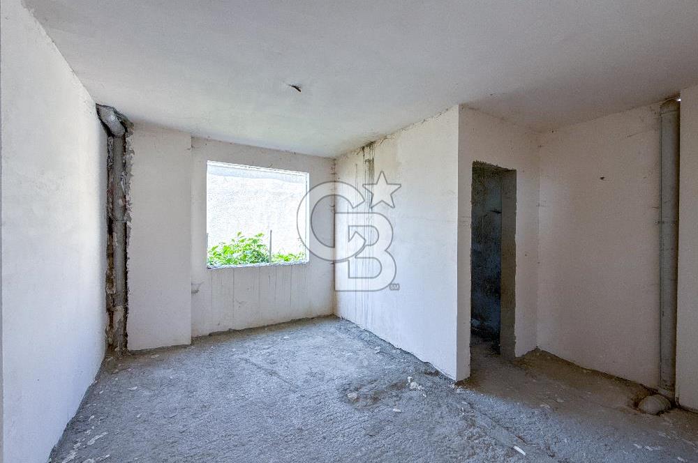 Silivri Selimpaşa' da Komple Deniz Manzaralı Natamam Villa – 3 Katlı, Geniş Bahçeli ve Hobi Alanlı Villa