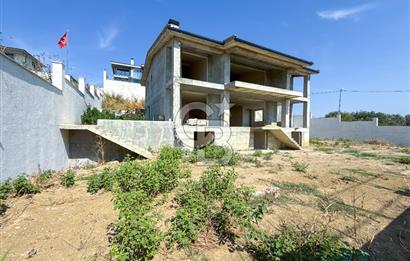 Silivri Selimpaşa' da Komple Deniz Manzaralı Natamam Villa – 3 Katlı, Geniş Bahçeli ve Hobi Alanlı Villa