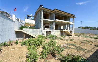 Silivri Selimpaşa' da Komple Deniz Manzaralı Natamam Villa – 3 Katlı, Geniş Bahçeli ve Hobi Alanlı Villa