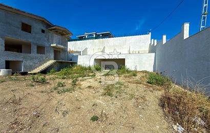 Silivri Selimpaşa' da Komple Deniz Manzaralı Natamam Villa – 3 Katlı, Geniş Bahçeli ve Hobi Alanlı Villa