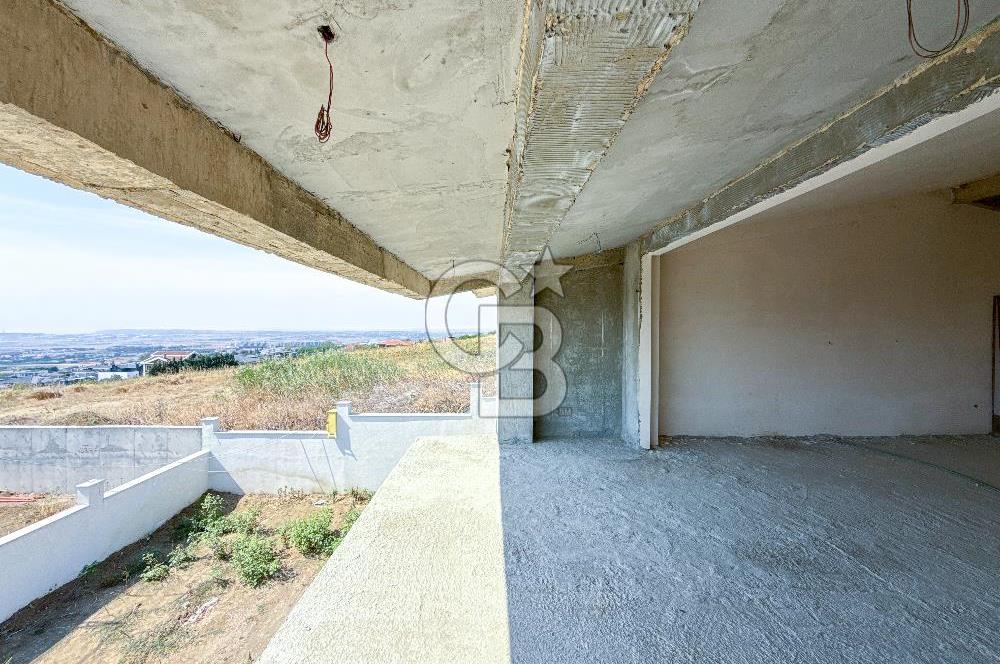 Silivri Selimpaşa' da Komple Deniz Manzaralı Natamam Villa – 3 Katlı, Geniş Bahçeli ve Hobi Alanlı Villa