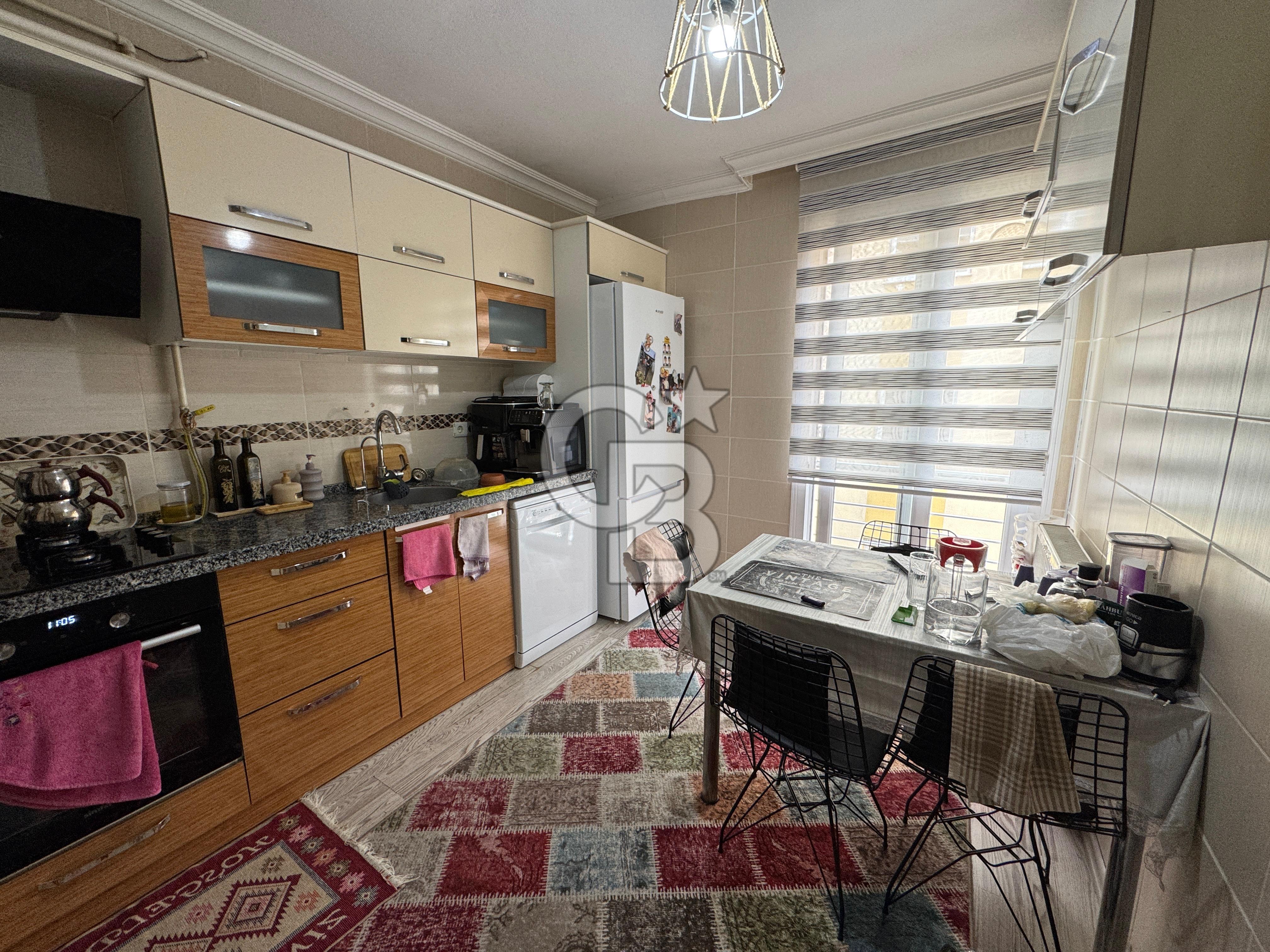 ZÜBEYDE HANIM MAHALLESİNDE SATILIK DOĞALGAZLI 2+1