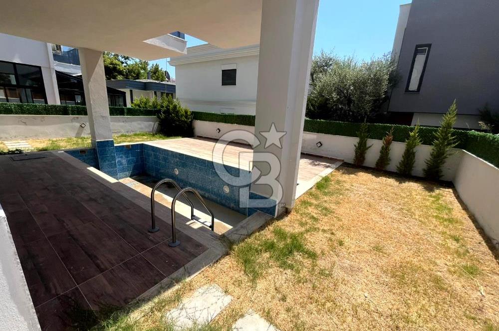 JASSE'DEN KUŞADASINDA FOURLEX DENİZ MANZARALI HAVUZLU