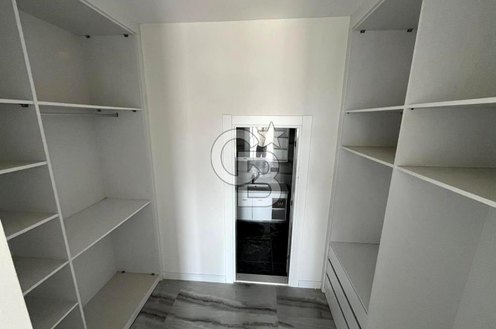 JASSE'DEN KUŞADASINDA FOURLEX DENİZ MANZARALI HAVUZLU