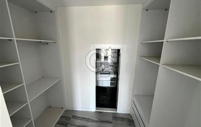 JASSE'DEN KUŞADASINDA FOURLEX DENİZ MANZARALI HAVUZLU