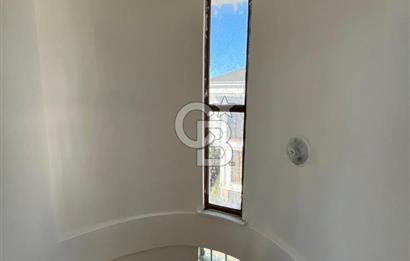 BÜYÜKÇEKMECE'DE MÜSTAKİL DENİZ MANZARALI VİLLA