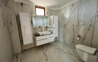 BÜYÜKÇEKMECE'DE MÜSTAKİL DENİZ MANZARALI VİLLA