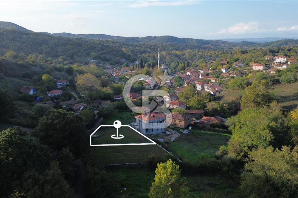 ÇANAKKALE LAPSEKİ GÜRECİ KÖYÜNDE SATILIK KÖYİÇİ İMARLI ARSA