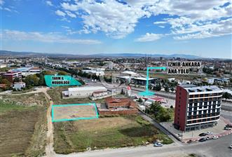 CB OPİA'DAN ANAYOL YAKINI 913m² KÖŞE PARSEL /TİCARİ-KONUT