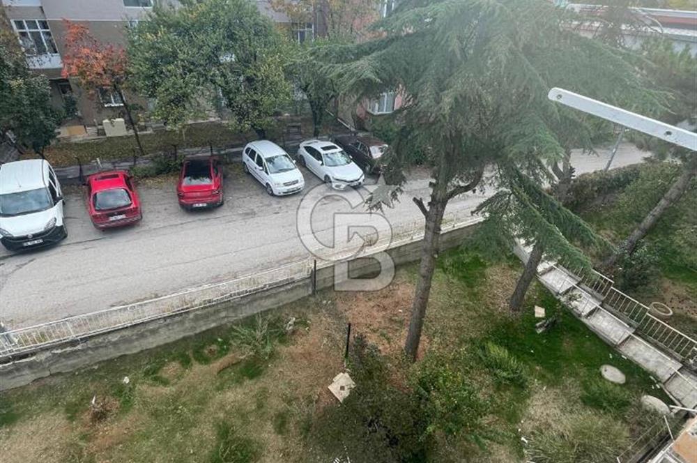 Çankaya İşçi Blokları Mahallesinde Okul Yanı  3+1 Kiralık Daire