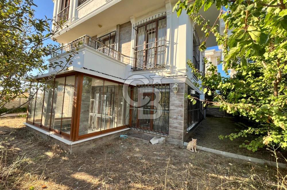 BÜYÜKÇEKMECE'DE MÜSTAKİL DENİZ MANZARALI VİLLA