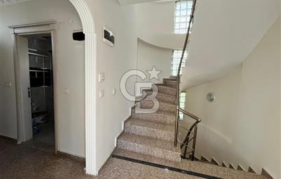 BÜYÜKÇEKMECE'DE MÜSTAKİL DENİZ MANZARALI VİLLA