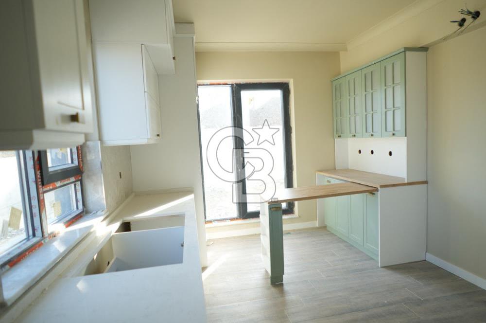 ELMADAĞ TATLICA MAHALLESİNDE SİTE'DE SATILIK 4+1 LÜKS VİLLA