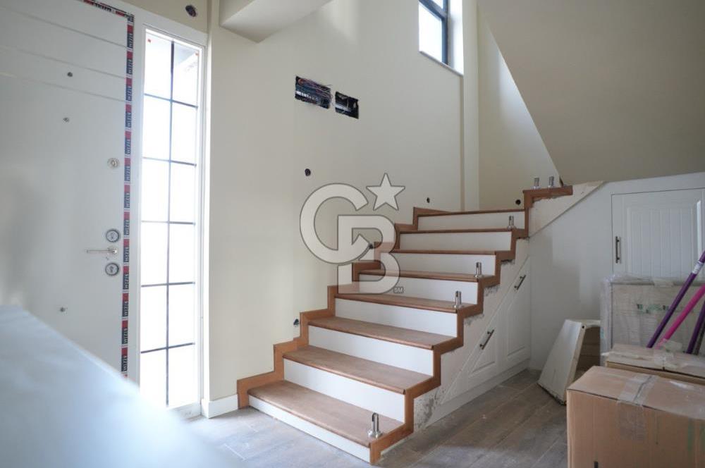 ELMADAĞ TATLICA MAHALLESİNDE SİTE'DE SATILIK 4+1 LÜKS VİLLA