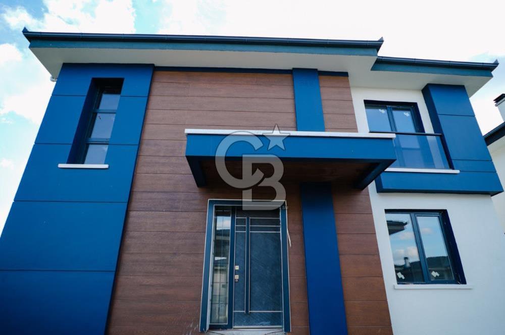 ELMADAĞ TATLICA MAHALLESİNDE SİTE'DE SATILIK 4+1 LÜKS VİLLA