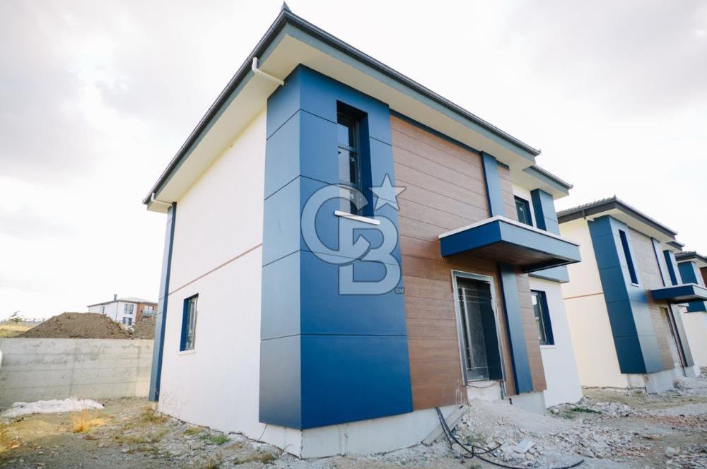 ELMADAĞ TATLICA MAHALLESİNDE SİTE'DE SATILIK 4+1 LÜKS VİLLA